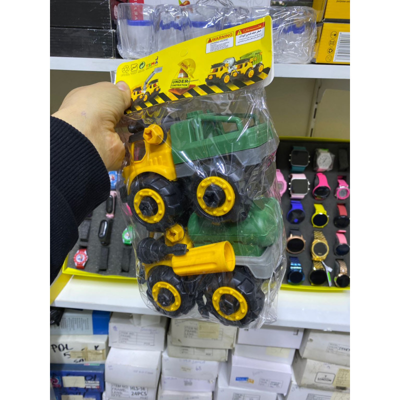 Paketinde iki adet araç ve söküp takmak için plastik oyuncak tornavidası mevcut Paketinde iki adet araç ve söküp takmak için plastik oyuncak tornavidası mevcut
